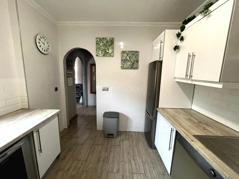 Foto 2bc2bf39-a6c6-4232-827e-9d8ed95e3372. Chalet avec parking piscine dans La Zenia Orihuela