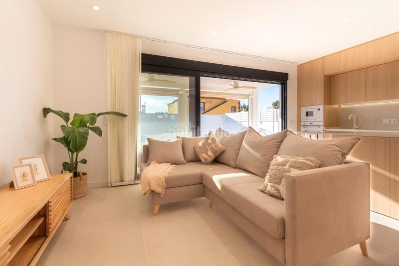 Foto 1605274a-ff22-4c80-adae-bdebe96b62cf. Casa a schiera con parcheggio piscina in Zona Carrefour - Urbanizaciones Torrevieja