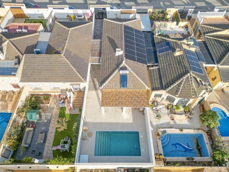 Foto 8f5e8645-4937-449c-aaa0-826101a64c61. Semi detached house with parking pool in Zona Carrefour - Urbanizaciones Torrevieja