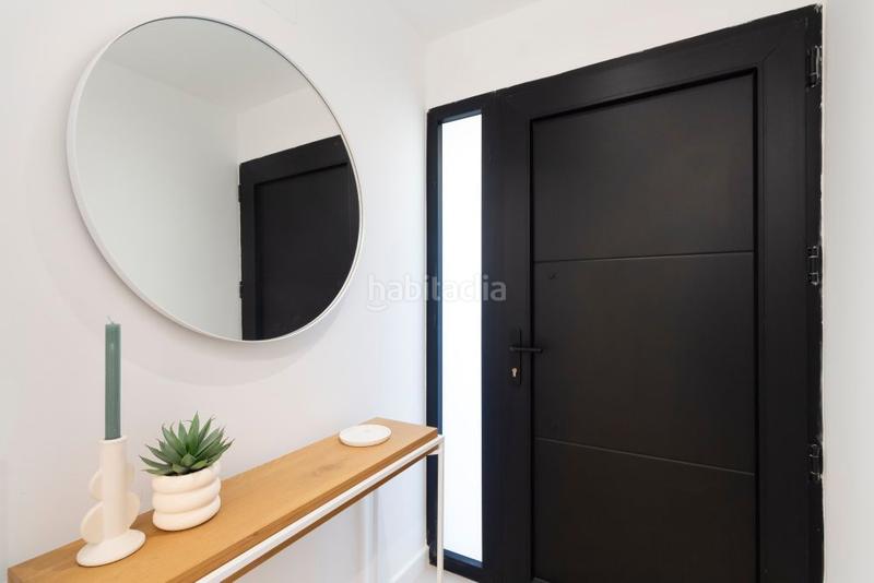 Foto be0a8583-caf0-4ec3-8221-5eda1fb6a07e. Semi detached house with parking pool in Zona Carrefour - Urbanizaciones Torrevieja