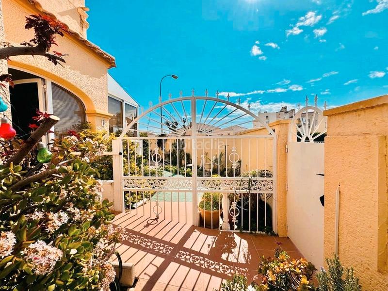 Foto 92b25671-f230-4392-b3d0-7f895192560d. Chalet con riscaldamento parcheggio piscina in Playa Flamenca Orihuela