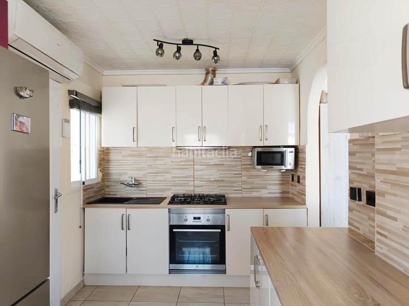 Foto 063e3fd1-885c-4ac8-a4e7-3fb8acf5e9d4. Chalet con riscaldamento parcheggio piscina in Zona Carrefour - Urbanizaciones Torrevieja