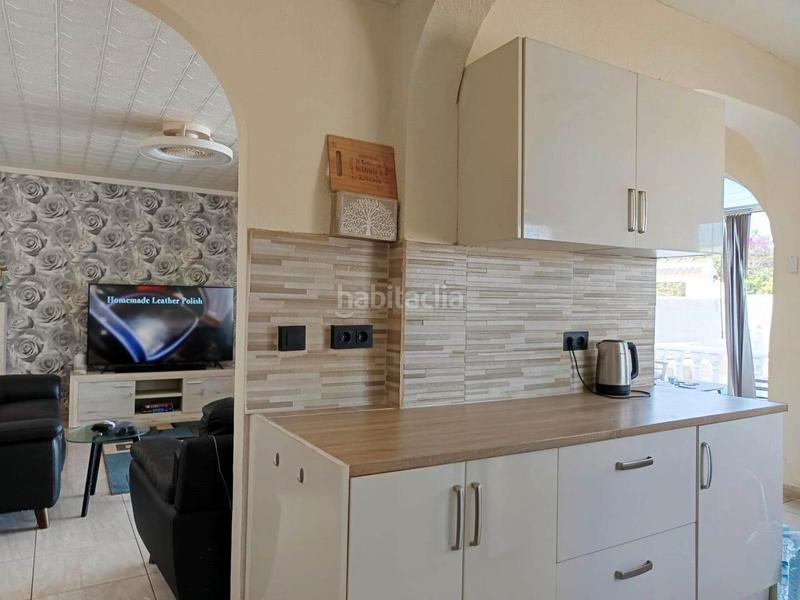 Foto 57c5a48e-a3b4-471b-8cae-af9658ce9bd4. Xalet amb calefacció aparcament piscina a Zona Carrefour - Urbanizaciones Torrevieja