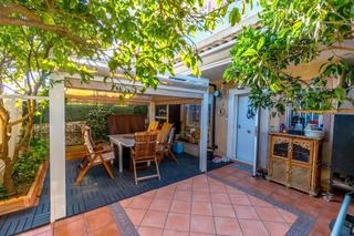 Semi detached house in Calle Argolidas