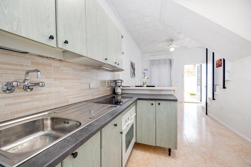 Foto c0b37edc-31f0-4c33-8536-a9b4f0bb7224. Casa adosada en Zona Carrefour - Urbanizaciones Torrevieja