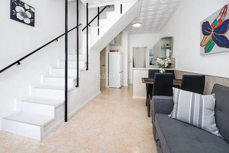 Foto dd9a5941-bf40-4cc5-ab05-1d6fcd86df8e. Casa adossada a Zona Carrefour - Urbanizaciones Torrevieja