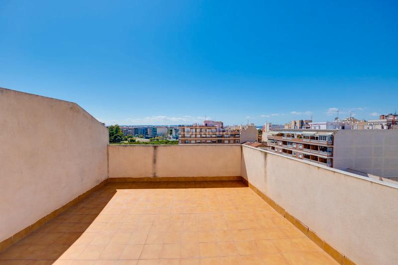 Foto d23eea1c-b890-4a72-be1a-2469b1b39211. Àtic a Puerto Deportivo Torrevieja