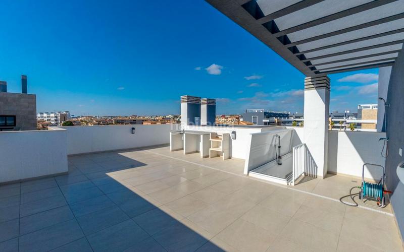 Foto 5927c7ba-ab5e-4a93-8e29-73dd88dd7e86. Dachwohnung mit parking pool in Playa Flamenca Orihuela