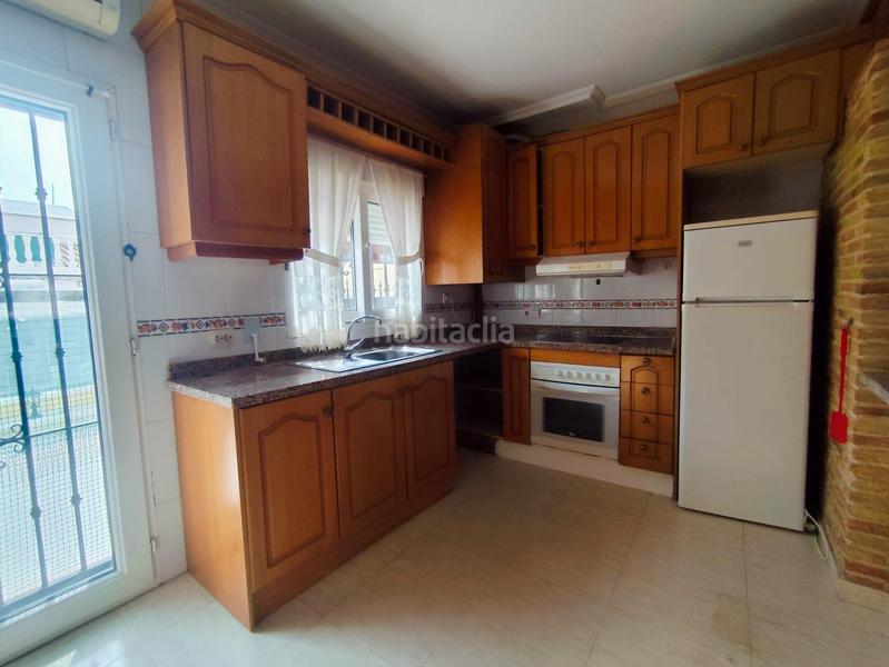 Foto c0896320-8f35-40ba-b251-9dff3174b610. Maison jumelée avec parking piscine dans La Florida Orihuela