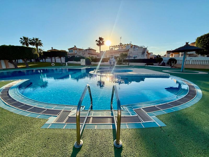 Foto 1444825c-084e-4126-b783-d05ded5ead93. Casa a schiera con camino parcheggio piscina in Los Balcones-Los Altos Torrevieja