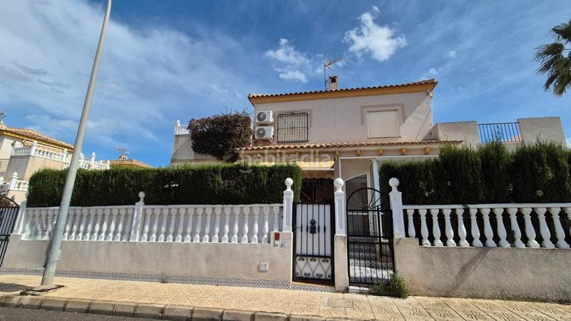 Foto e8bccf97-77b8-4250-a7e3-01b6ffef005a. Casa a schiera con camino parcheggio piscina in Los Balcones-Los Altos Torrevieja