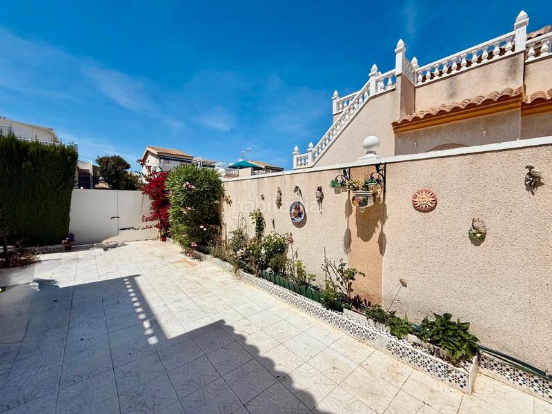 Foto 6e024771-b1f2-446b-8b47-bcbb714fe9d3. Semi detached house with fireplace parking pool in Torrevieja