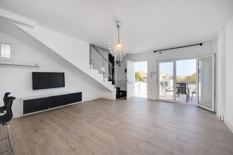 Foto 5b8b7500-1eb3-4907-b420-d60e9f322eb2. Chalet with parking pool in Torreblanca Torrevieja