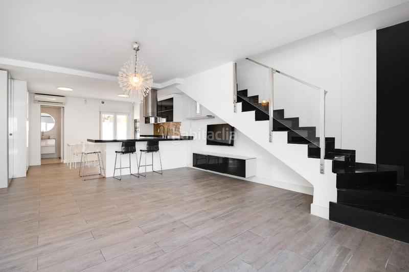 Foto b01ea378-da8b-4bd7-b2ca-f1dbadbfd980. Chalet with parking pool in Torreblanca Torrevieja