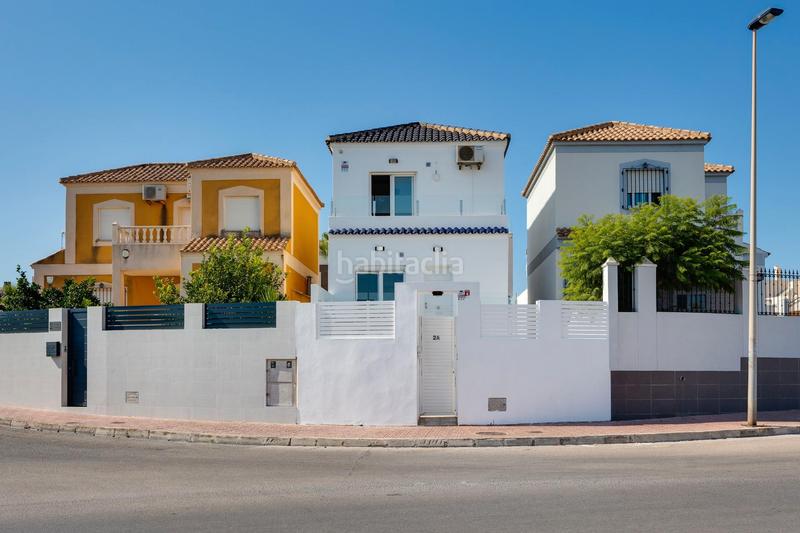 Foto e7b06f50-3b23-49ad-afdf-7ae18fa7ee61. Chalet avec parking piscine dans Torreblanca Torrevieja