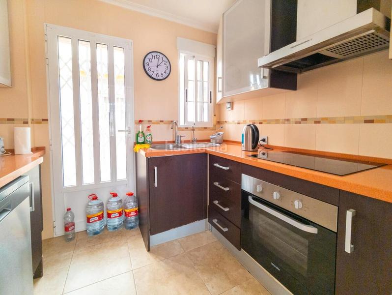 Foto 475af273-dfe9-41c5-92b6-d70c1ba0c608. Chalet mit parking in Torreblanca Torrevieja