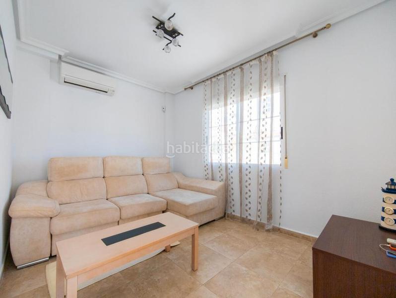 Foto 56fc559e-f7fd-44f0-93c9-df26970a8e2d. Chalet mit parking in Torreblanca Torrevieja