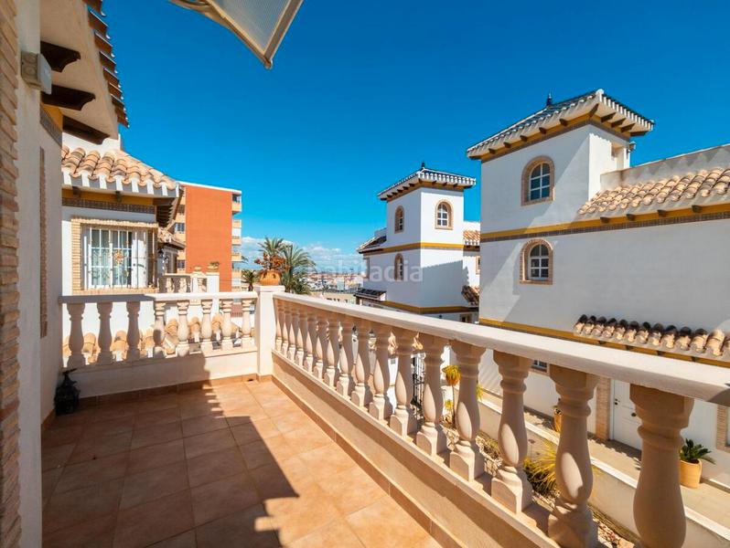 Foto 4e78f60f-7139-40ef-adc8-bc1748ae60e6. Chalet with parking in Torreblanca Torrevieja