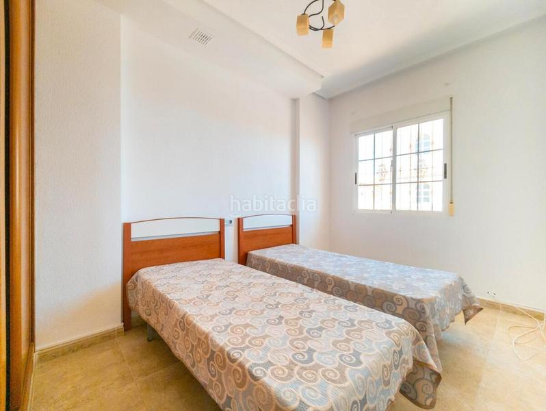 Foto 8e303c36-6f3a-4102-8471-4a5ad55b86ce. Chalet with parking in Torreblanca Torrevieja