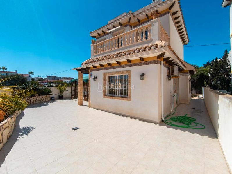 Foto 225ac6d9-c2e3-4080-b52e-1206ef84d436. Chalet avec parking dans Torreblanca Torrevieja