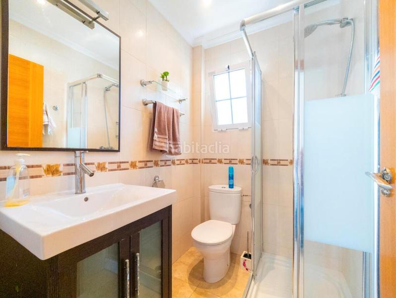 Foto 5c876f42-7a80-4380-b632-f258e543f02f. Chalet avec parking dans Torreblanca Torrevieja