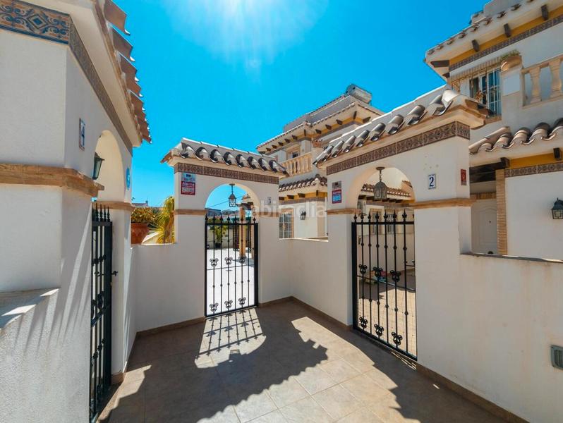 Foto b0de208e-a310-4c74-93cd-19c094a19b4c. Chalet con parcheggio in Torreblanca Torrevieja