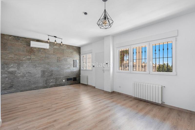 Foto 75454fb7-4a98-41ae-9f0a-ea4e0b543487. Casa aparellada amb aparcament piscina a Aguas Nuevas Torrevieja