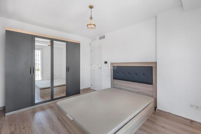 Foto 61f2e43f-4bd9-4dfc-ba48-dbbf6346d4a3. Doppelhaus mit parking pool in Aguas Nuevas Torrevieja