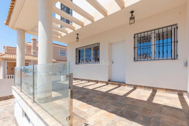 Foto 41e25b98-8109-42d2-9458-103ff5c5a428. Towny house with parking pool in Aguas Nuevas Torrevieja