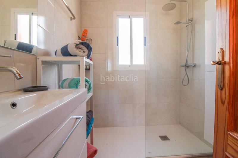 Foto d2f73925-5724-4005-8deb-a351a5e1521f. Casa adossada amb piscina a La Regia Orihuela