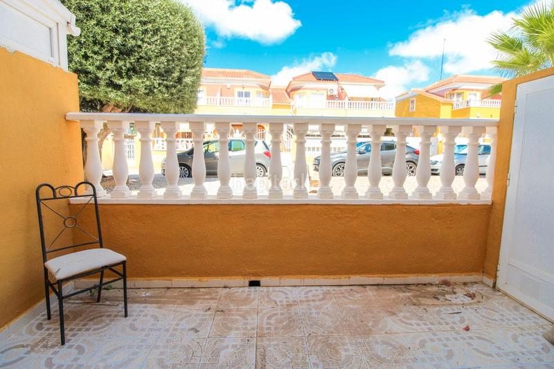 Foto f19b86f0-ef92-4a06-9a84-eb319fbf5f58. Casa adossada amb piscina a La Regia Orihuela
