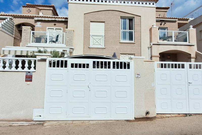 Foto 092a23bd-96f6-4426-a2e1-1dd0dda43684. Maison avec parking piscine dans Aguas Nuevas Torrevieja