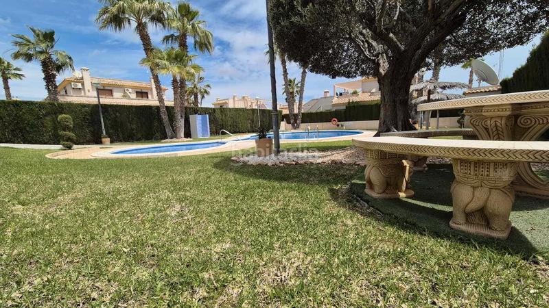 Foto 5591f2de-2248-4c0d-b89f-f9f2084e18f4. Casa bifamiliare con parcheggio in Los Almendros Orihuela