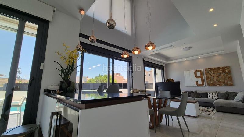 Foto 7e05acdb-5cb9-4059-bff7-a9fdbe6fbf85. Chalet avec parking piscine dans Aguas Nuevas Torrevieja