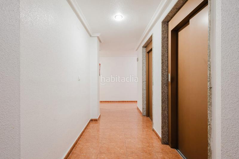 Foto 293b3e0d-cdeb-4382-9a45-0be464fa3706. Apartamento en Antonio Machado Torrevieja