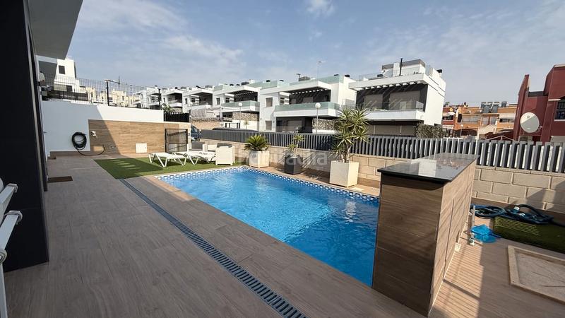 Foto de77f6c5-452b-40c2-885c-cf717b2b7443. Chalet with parking pool in Los Almendros Orihuela