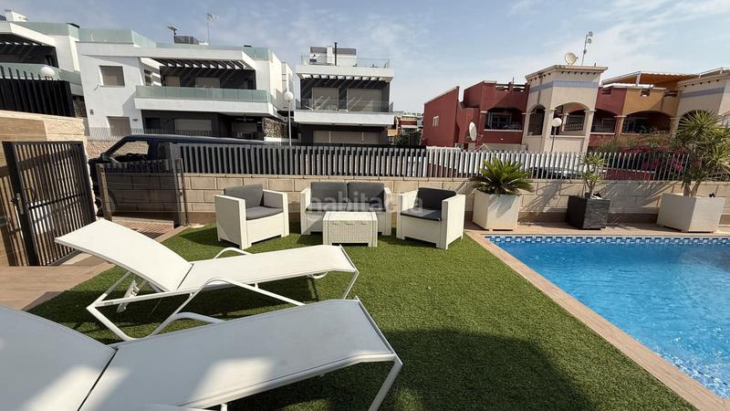 Foto 7469c46a-15db-4206-a989-fbc98f30c969. Chalet avec parking piscine dans Los Almendros Orihuela