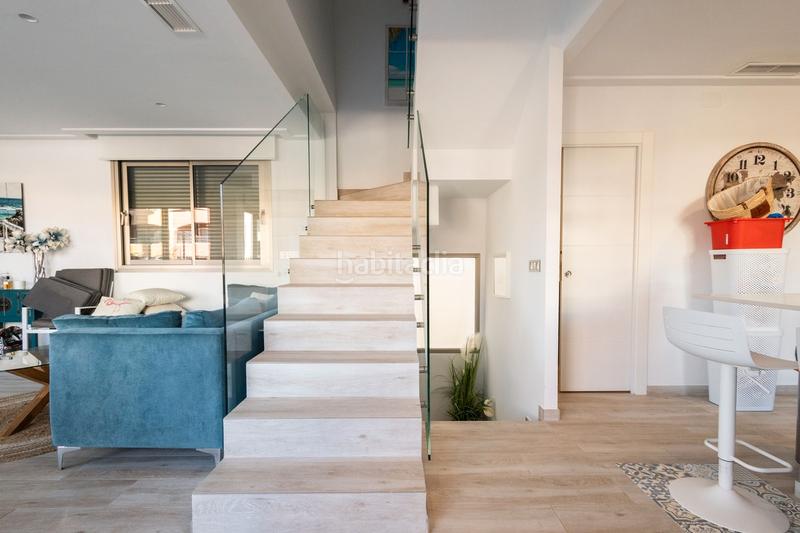 Foto 90654985-adf9-4527-95fb-4826b7286517. Chalet avec parking piscine dans Los Almendros Orihuela