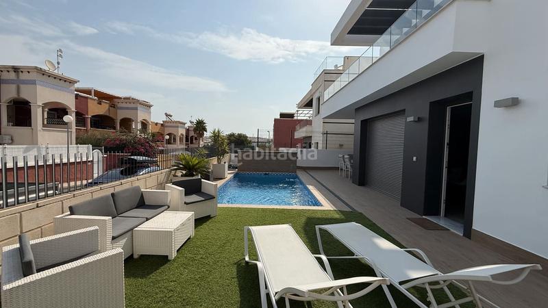 Foto ba605ee2-2158-4580-899e-8eec25d61e3c. Chalet avec parking piscine dans Los Almendros Orihuela