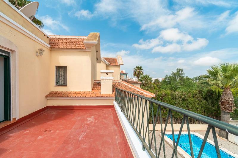 Foto b71c08b5-6195-4324-8293-3a725c978859. Chalet en Villamartín-Las Filipinas Orihuela