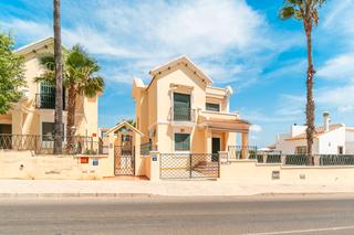 Chalet en Calle Estrecho de Mesina