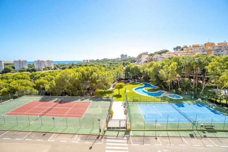 Foto 756b7159-5391-45f5-92f6-ada0953d50c3. Apartament amb aparcament piscina a Campoamor Orihuela