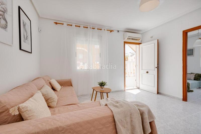 Foto 49f37867-0788-43ca-8381-39ee290aeb2d. House with parking pool in Zona los Frutales Torrevieja