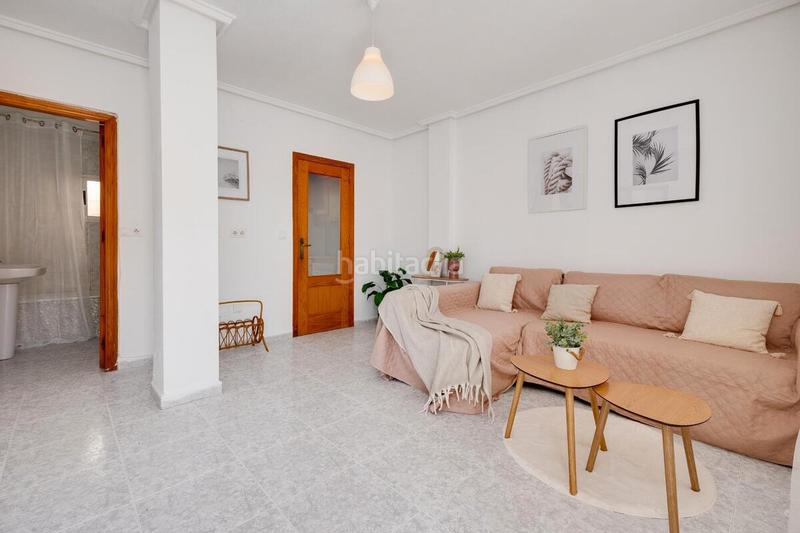 Foto 5af88322-1fbd-442c-97e9-a0a23cf57ddd. House with parking pool in Zona los Frutales Torrevieja