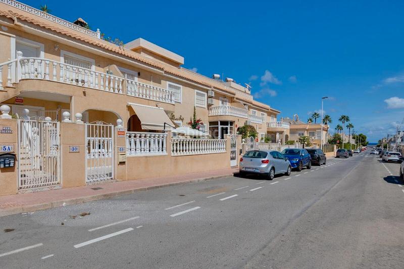 Foto e01e327b-e227-4598-bb34-bf11e04fc6cc. Maison avec parking piscine dans Zona los Frutales Torrevieja