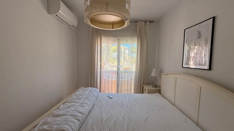 Foto 36bffd66-b7b2-47b5-8d95-274a678f8bf4. Semi detached house with fireplace parking pool in Orihuela