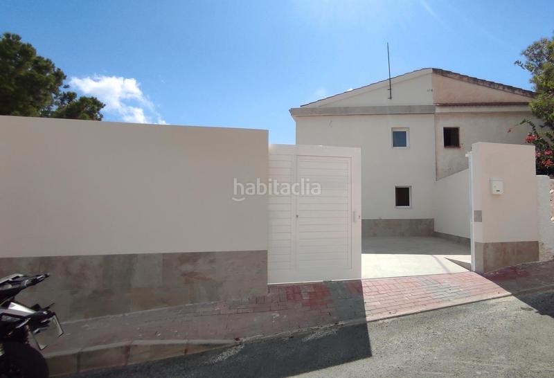 Foto a9050900-dbe0-446f-bc2e-99ccf559ab6c. Casa aparellada amb aparcament piscina a Los Balcones-Los Altos Torrevieja