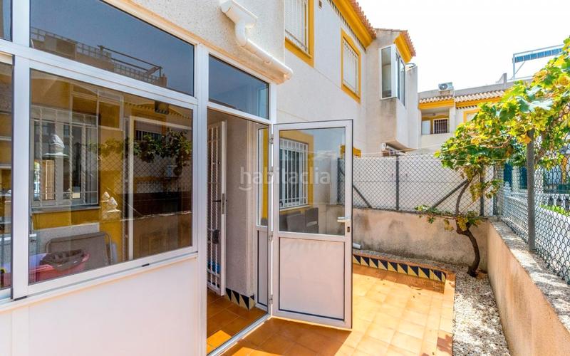 Foto 50b4b05e-3a1d-4d5c-a7e5-a86cd5728824. Piano terra con parcheggio piscina in Parque Acuático - Sector 25 Torrevieja