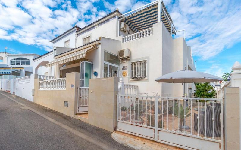 Foto ab07bd75-b78a-4da7-8770-22a8324ded68. Maison jumelée avec parking piscine dans Los Balcones-Los Altos Torrevieja