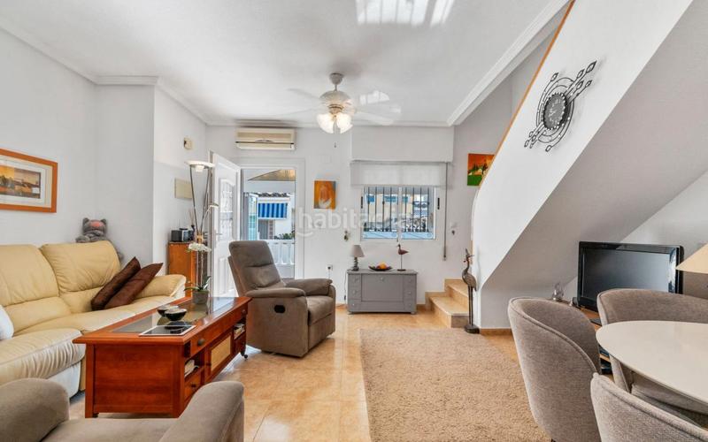 Foto bb7b83fd-c7e1-485b-be5e-9fdbcc46bce2. Semi detached house with parking pool in Los Balcones-Los Altos Torrevieja